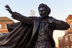 Umd Unveils Frederick Douglass Statue On Hornbake Plaza
